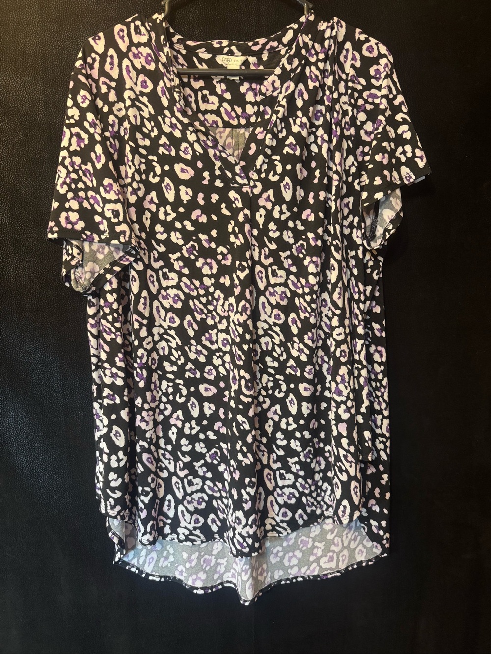 Cato Womens Black Leopard Print V-Neck Top with Lavender Accents